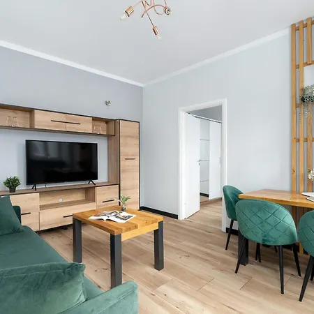 Comfortable One Bedroom Located Near The Old Market Square By Renters