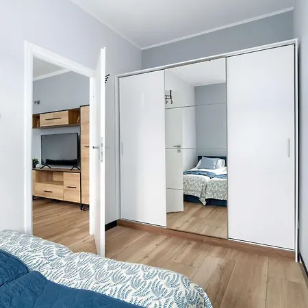 Comfortable One Bedroom Located Near The Old Market Square By Renters Appartement