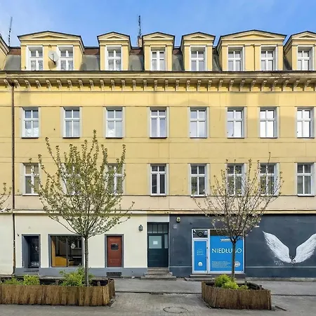 Comfortable One Bedroom Located Near The Old Market Square By Renters Lägenhet *