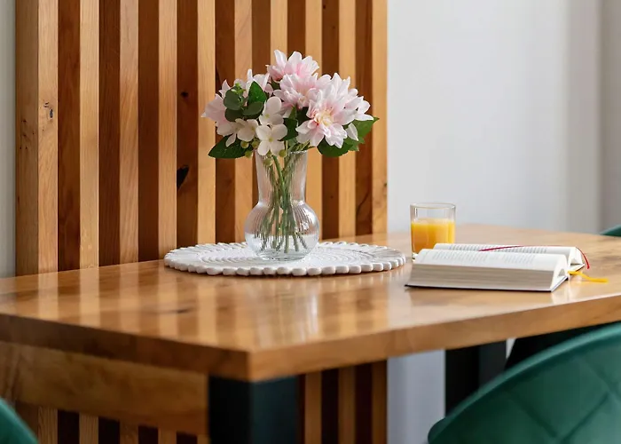 Comfortable One Bedroom Located Near The Old Market Square By Renters Lägenhet *