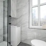 Comfortable One Bedroom Located Near The Old Market Square By Renters شقة