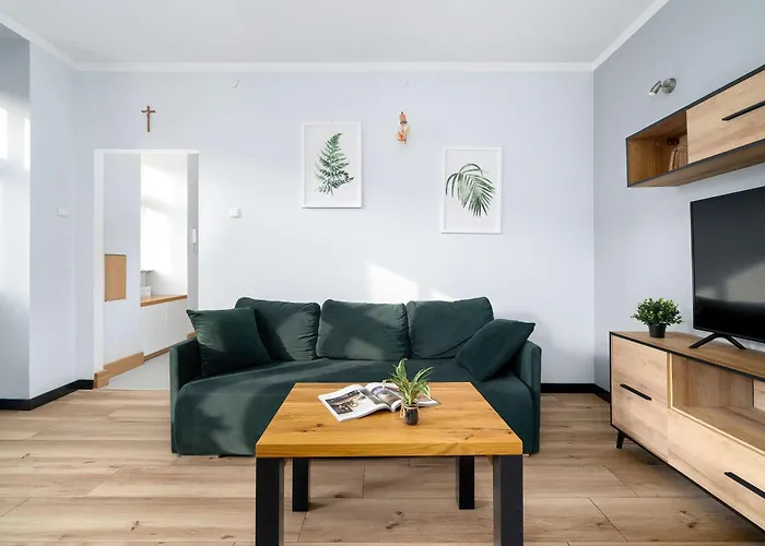 Апартаменты Comfortable One Bedroom Located Near The Old Market Square By Renters