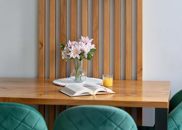 Comfortable One Bedroom Located Near The Old Market Square By Renters * بوزنان